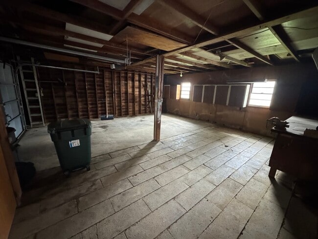 Building Photo - 2600 Harrison Ave