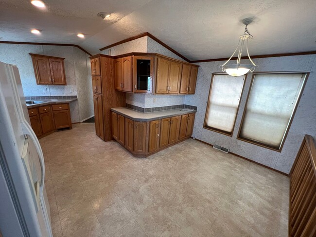 Building Photo - 3 Bedroom 2 Bath High-End Mobile Home with...