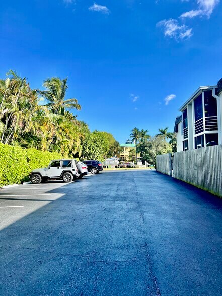 Building Photo - 11518 Landing Pl