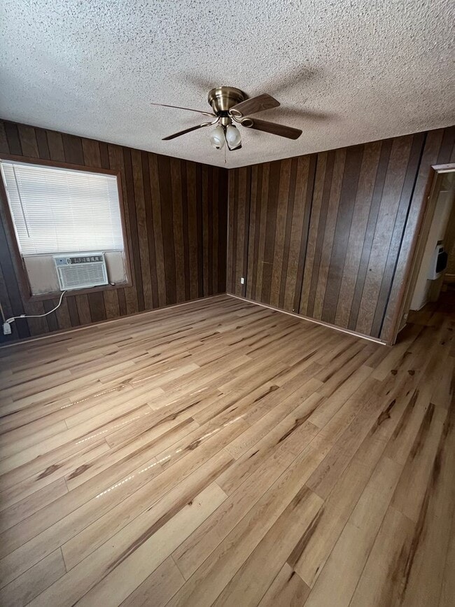 Building Photo - 3158 S 6th St