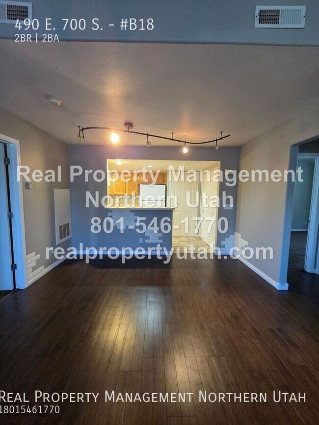 Building Photo - 490 E 700 S