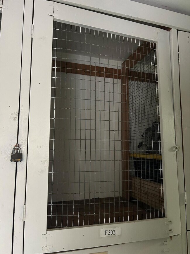 Building Photo - 5208 NE 24th Terrace