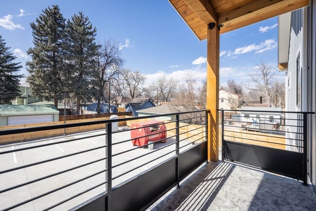 Building Photo - 745 N Washington Ave