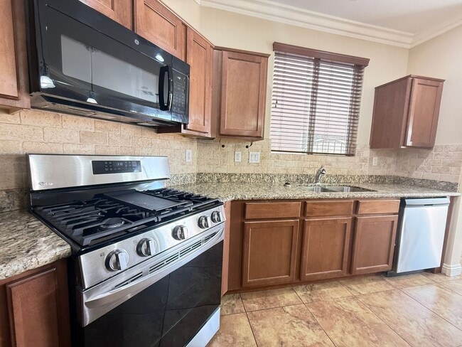 Building Photo - 116 Augusta Course Ave