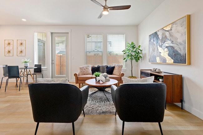 Building Photo - 6220 S Astrantia Ln