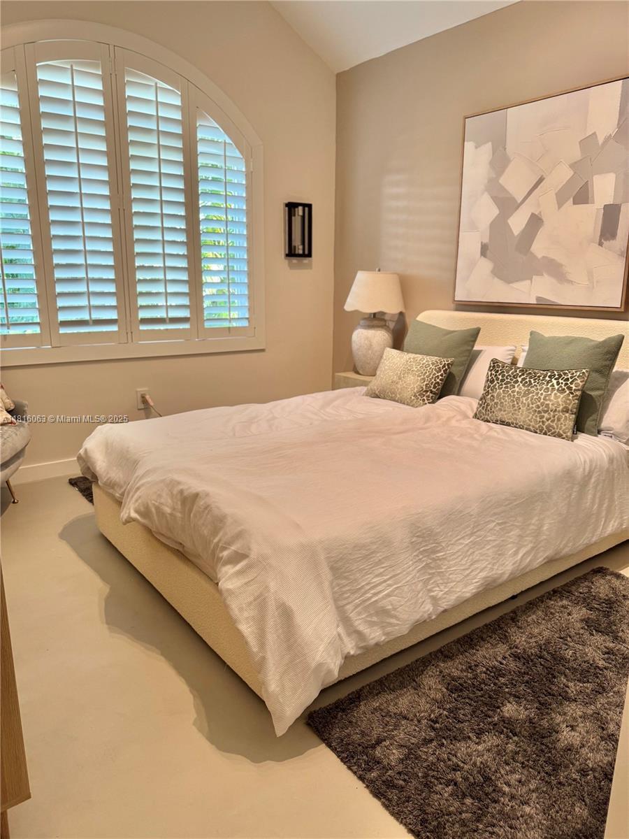 Building Photo - 375 Harbor Ct