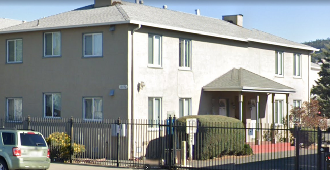 Building Photo - Renovated 2 Bedroom, on San Pablo Ave, in ...