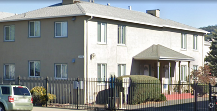 Building Photo - Newly Renovated 2 Bedroom, on San Pablo Av...
