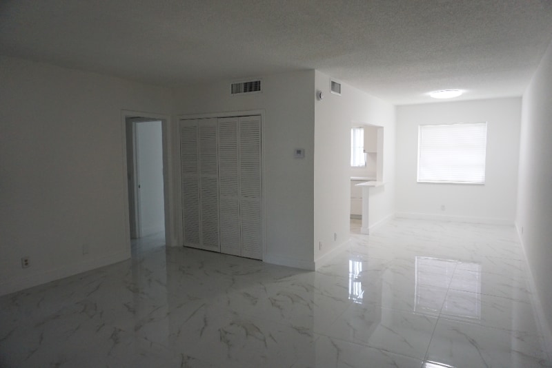 Building Photo - 151 Stratford K