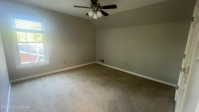 Building Photo - 402 Trinity Hills Ln