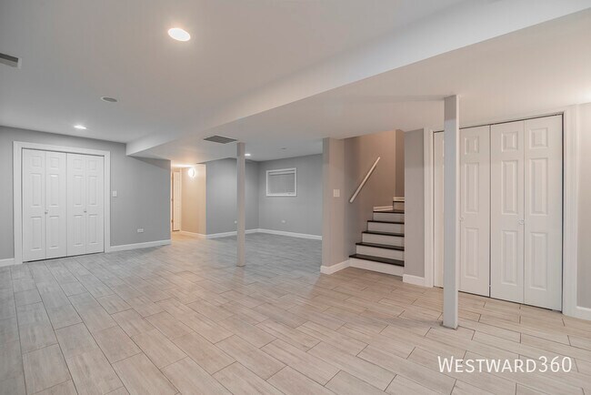 Building Photo - 1906 W 17th St