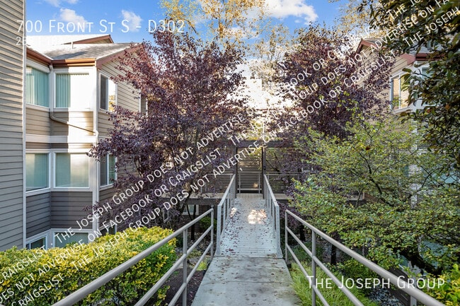 Building Photo - 700 Front St S