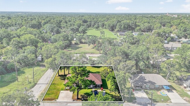 Building Photo - 712 Seven Oaks Rd