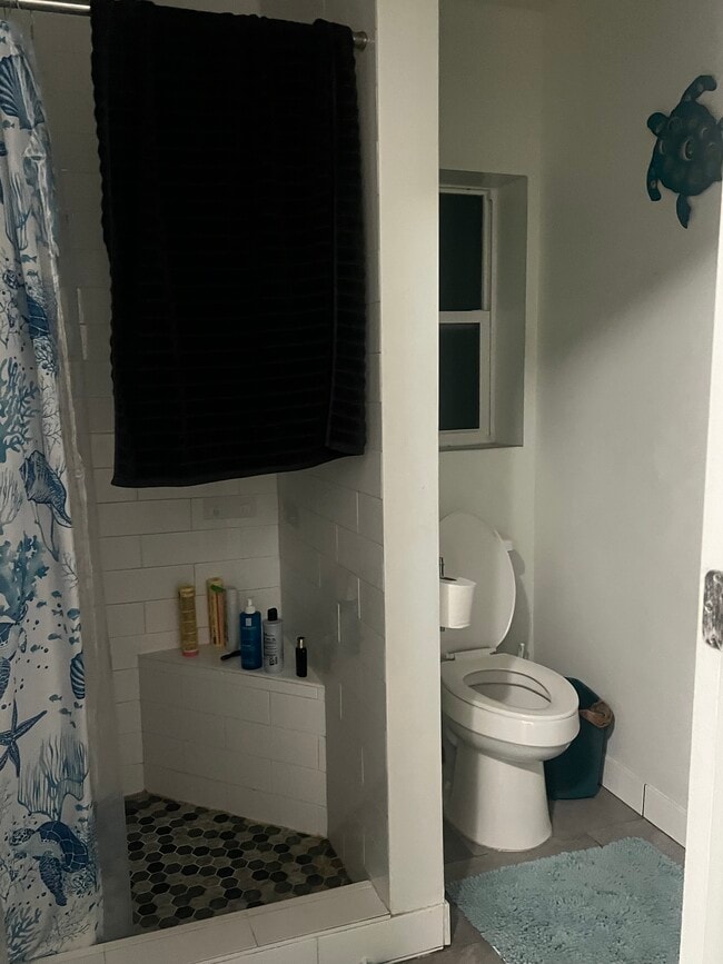 Building Photo - 1702 2nd Ave E