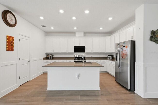 Building Photo - 16448 Parable Wy