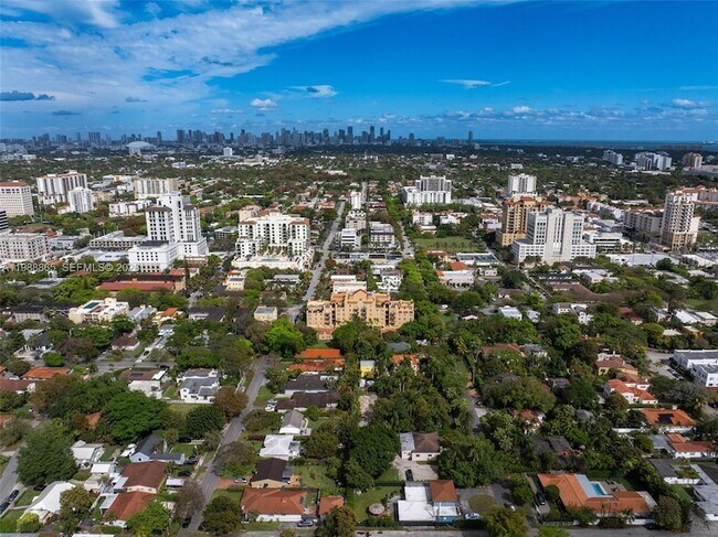 Building Photo - 1400 Salzedo St