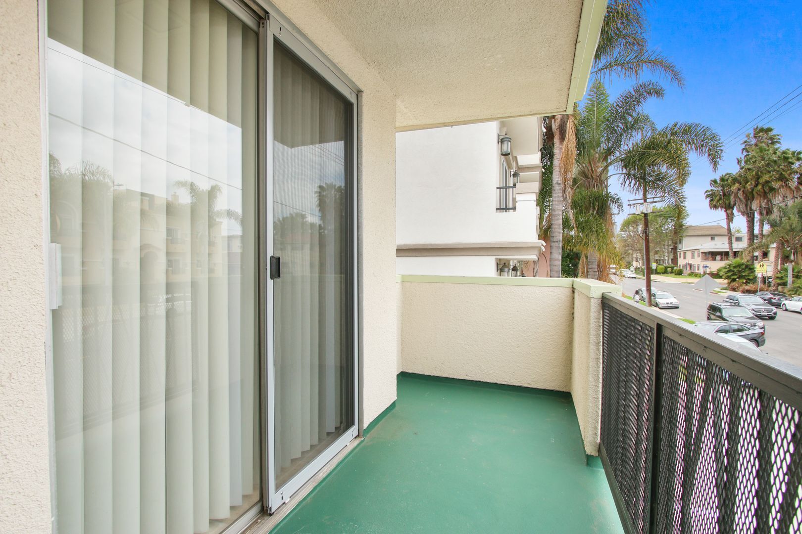 Building Photo - 1723 S Barrington Ave