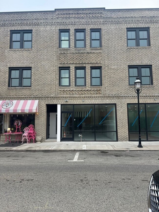 Building Photo - Welcome to the Oswalds Place Apartments!