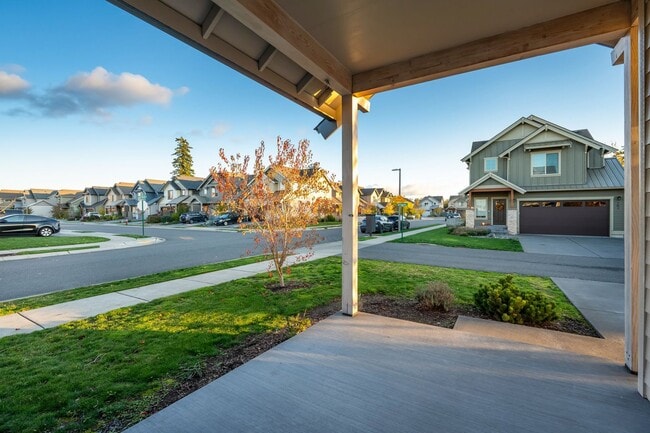 Building Photo - 700 Springside Ln