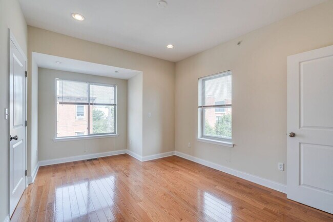 Building Photo - 917 S 18th St