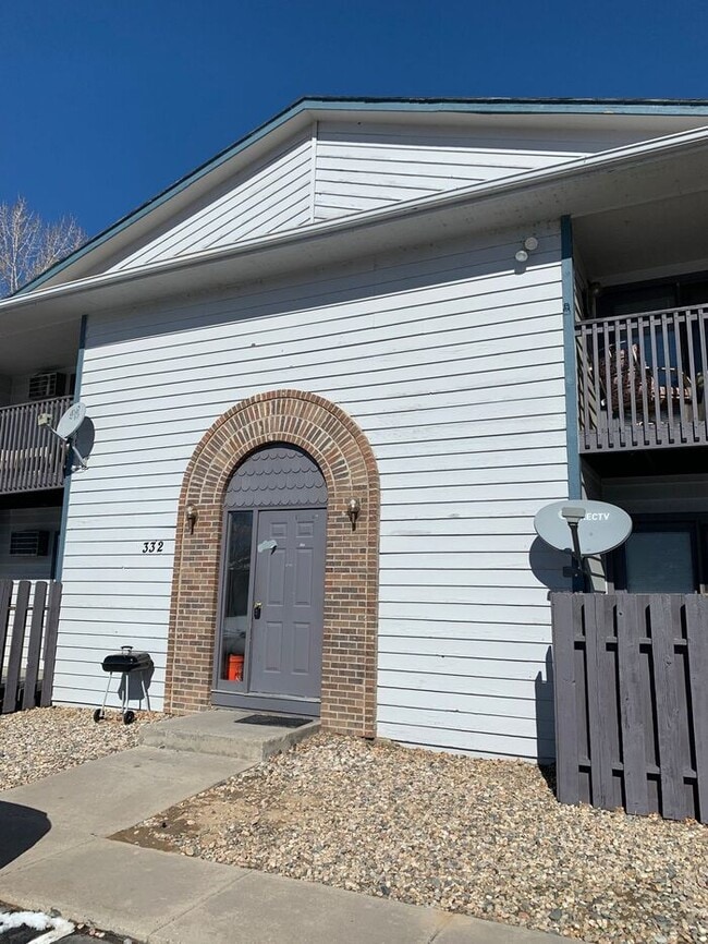 Building Photo - Rent includes all utilities except for ele...