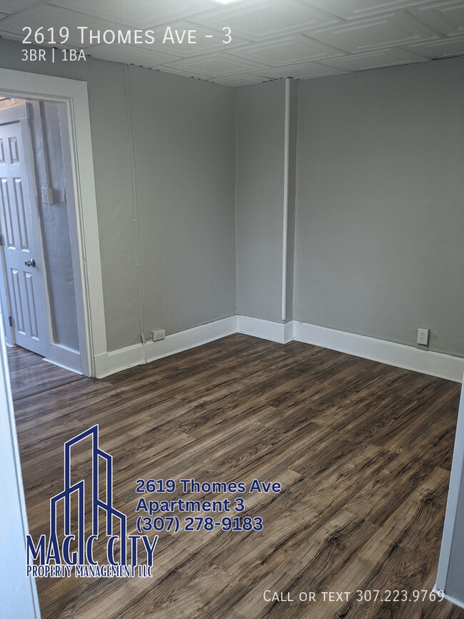 Building Photo - 2619 Thomes Ave