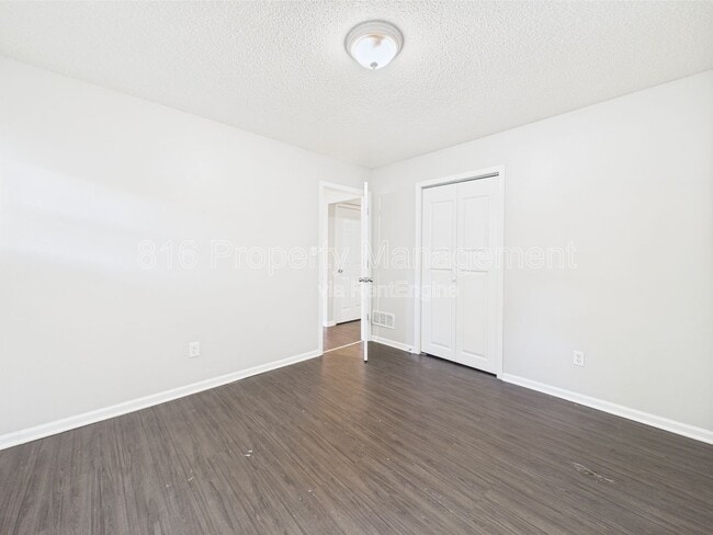 Building Photo - 1229 W Hayward Ave
