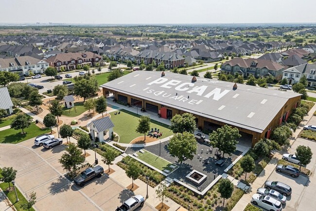 Building Photo - 2412 Rooster Ln