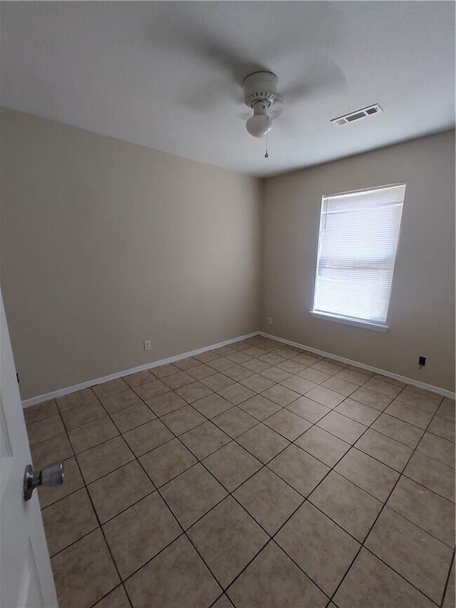 Building Photo - 2282 Danielle Dr