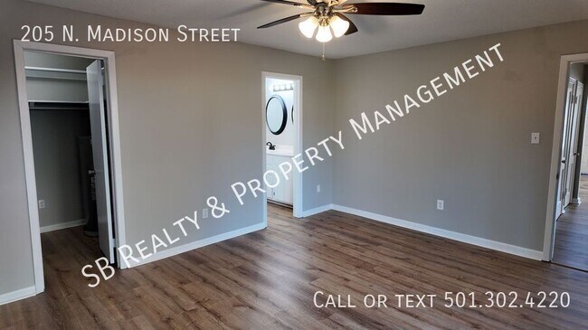 Building Photo - 205 N Madison St
