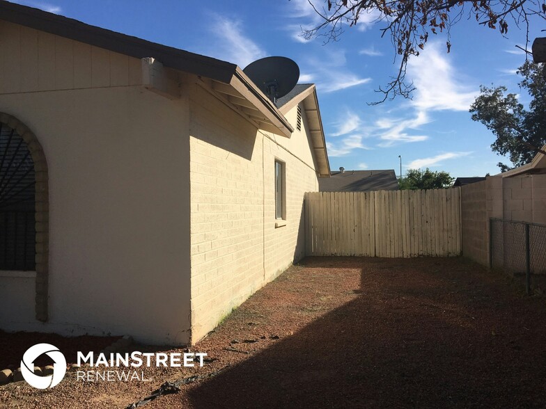 Building Photo - 7719 W Clayton Dr