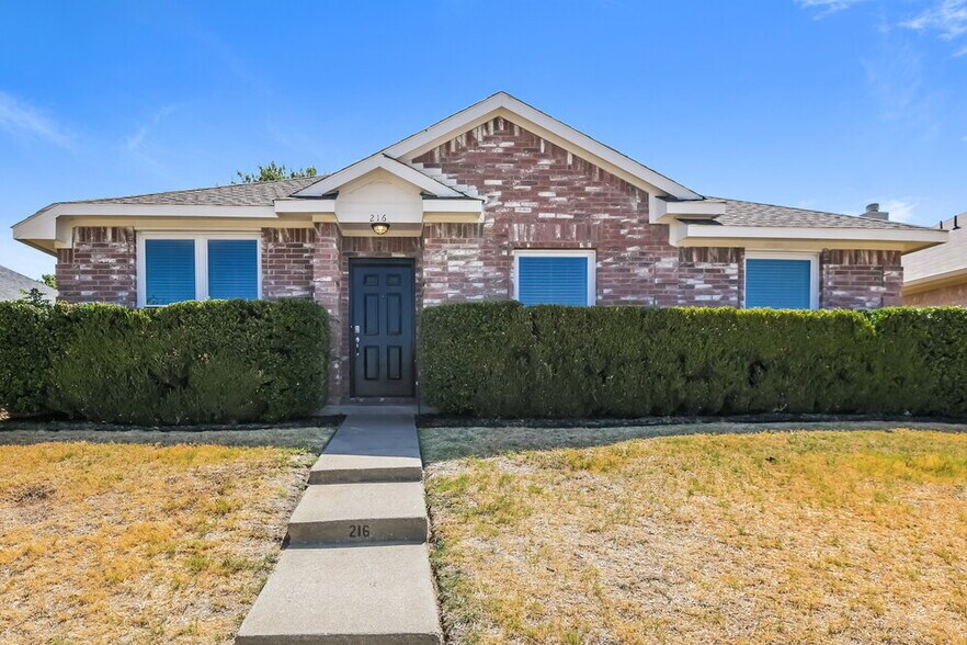 Building Photo - 216 Rosewood Ln
