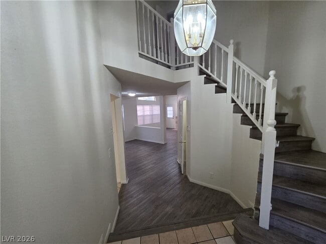 Building Photo - 6561 Avon Ct