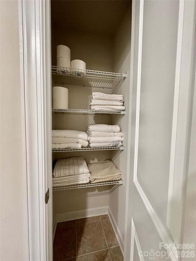 Building Photo - 6212 Hailstone Rd