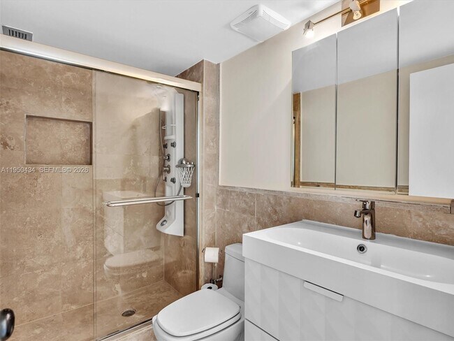 Building Photo - 3140 S Ocean Dr