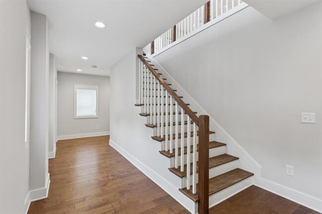 Building Photo - 663 Boulevard NE