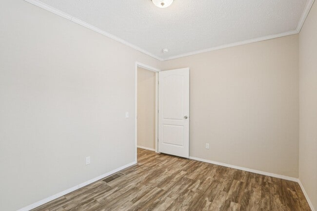 Building Photo - 4704 47th Ave