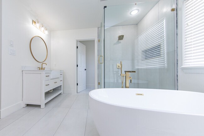 master bathroom - 3501 Downing Dr