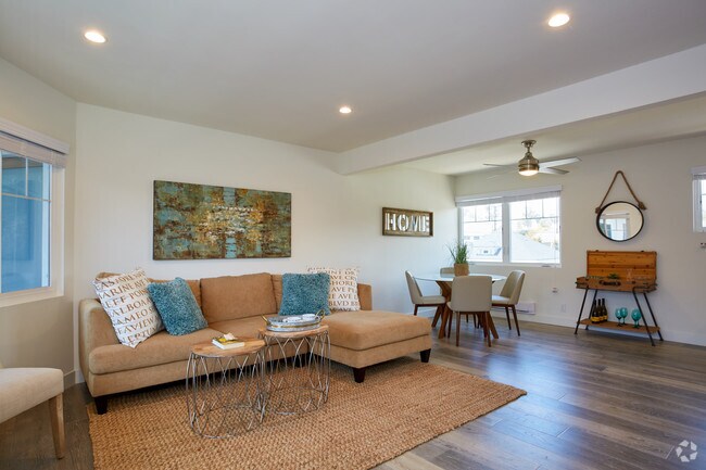 1BR, 1BA - 600 SF - 201 S Broadway