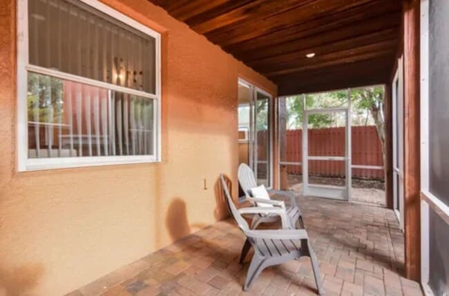 Building Photo - 3/2.5 Mediterranean Style Townhome