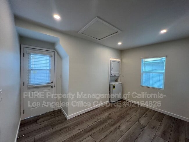 Building Photo - 4448 W 165th St