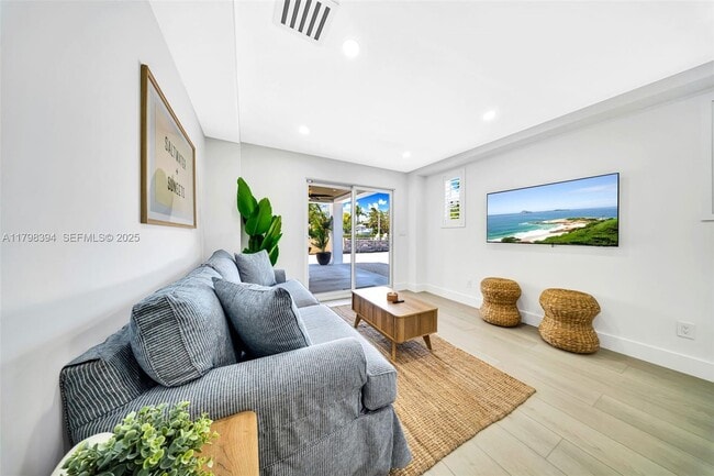 Building Photo - 129 Nautilus Dr