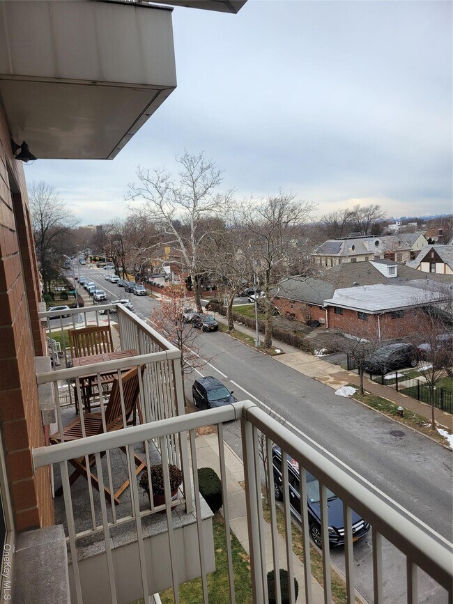 Building Photo - 143-20 Hoover Ave