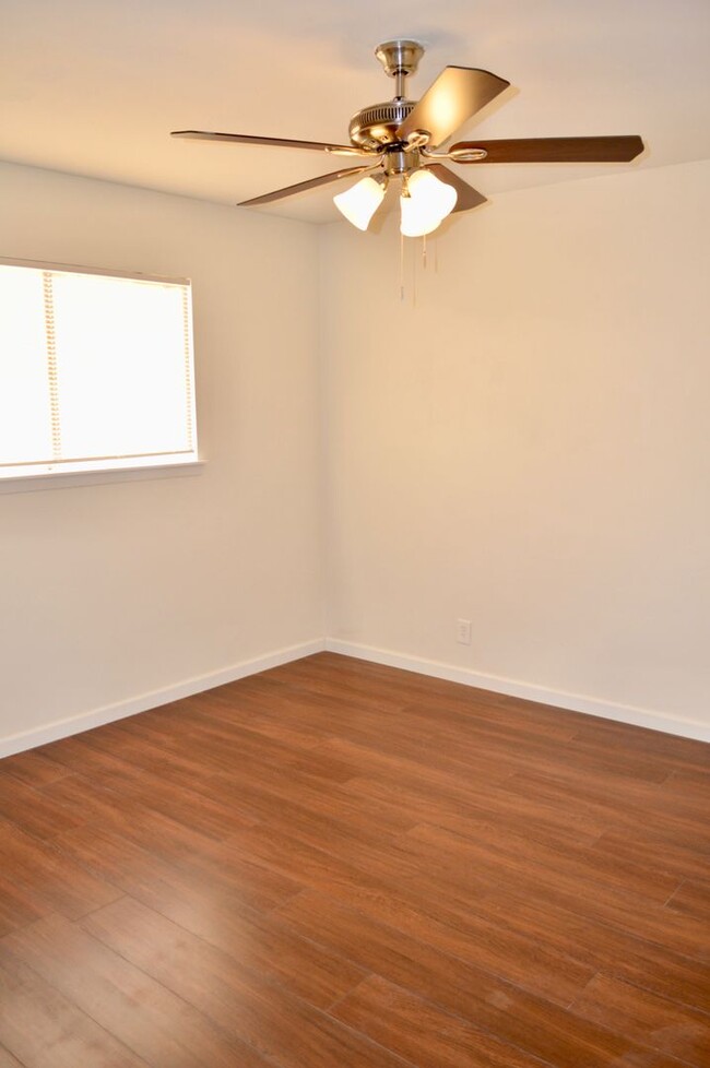 Building Photo - Remodeled 3 bed 2 bath home off Nacogdoches!