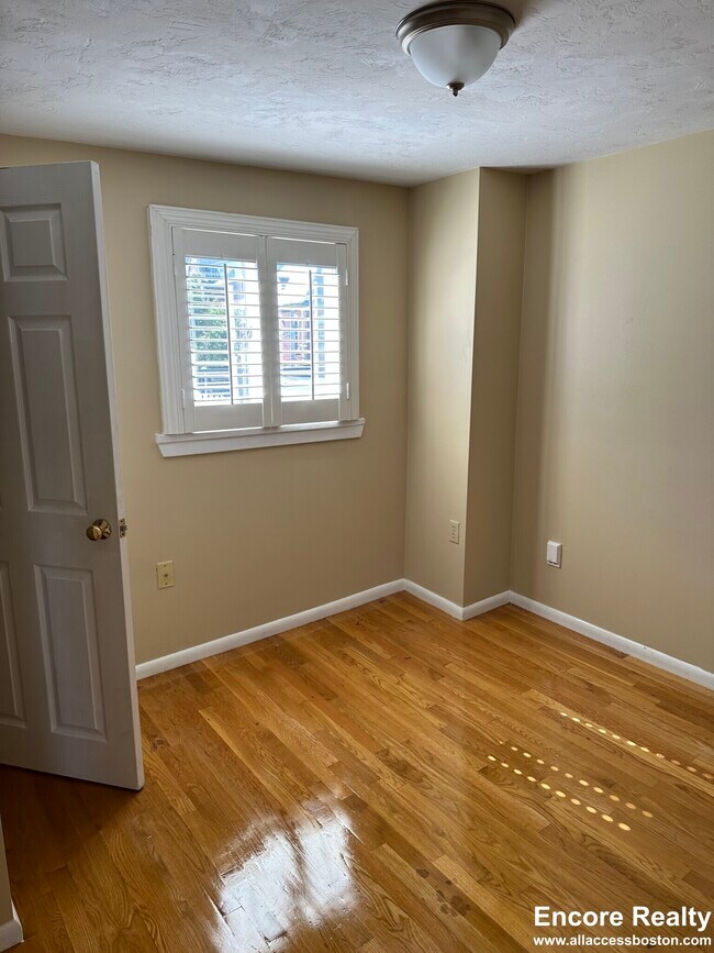 Building Photo - 5 Grimes St