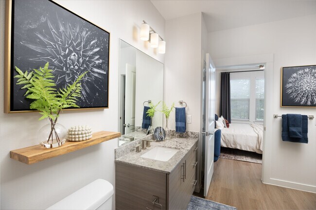 Building Photo - Your Dream Apartment Comes with 6 Weeks Free!