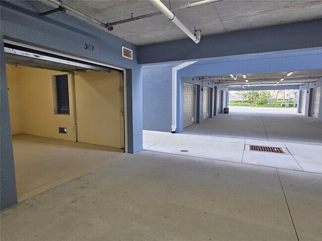 Building Photo - 503 S Tamiami Trl