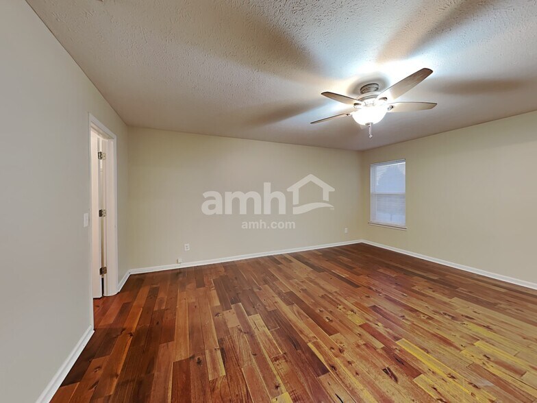 Building Photo - 5826 Columbia Cir