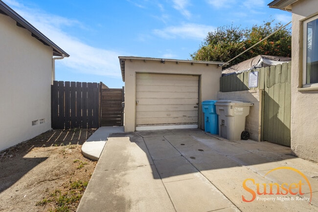 Building Photo - 4628 Altadena Ave.