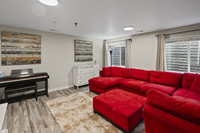 Building Photo - Spacious Home with Finished Basement, Granite Kitchen & Fenced Yard Near Fort Carson